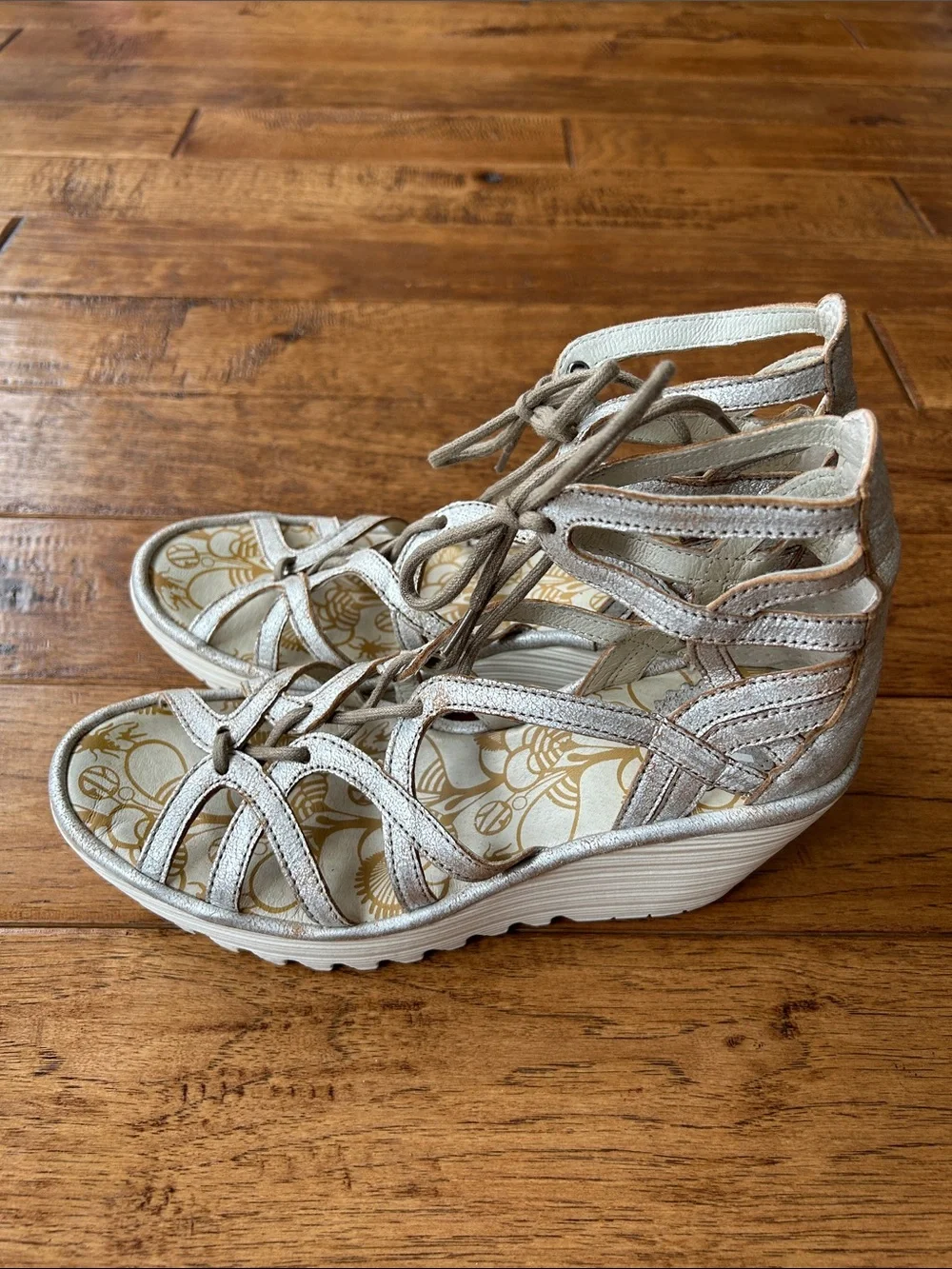 Fly London Yuke Wedge Heel Lace Up Gladiator Sandals Metallic Leather Size 38